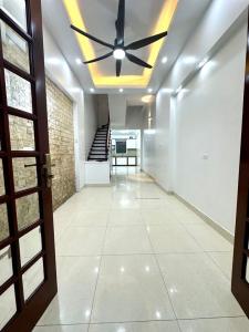 ĐÔNG NGẠC - BÁN NHÀ KHU PHÂN LÔ -Ô TÔ ĐỖ CỬA – 2 THOÁNG GẦN PHỐ - GIÁ 9,8 TỶ